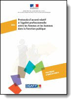 La couverture du protocole d'accord relatif à l'égalité professionnelle entre les femmes et les hommes dans la fonction publique